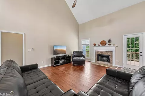 Living - 2100 Apalachee Trl, Monroe, GA 30656 photo 3 of 5