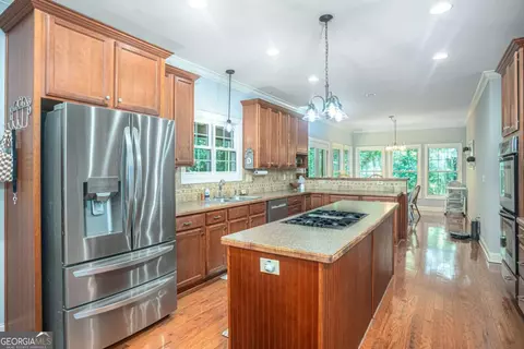 Kitchen - 3627 E Hall Rd, Gainesville, GA 30507 photo 4 of 5