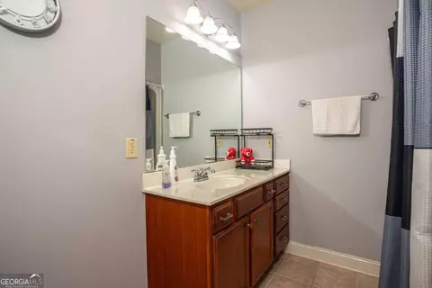 Bath - 3627 E Hall Rd, Gainesville, GA 30507 photo 3 of 5