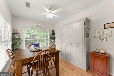Dining - 1020 Easy St, Toccoa, GA 30577 photo 2 of 3