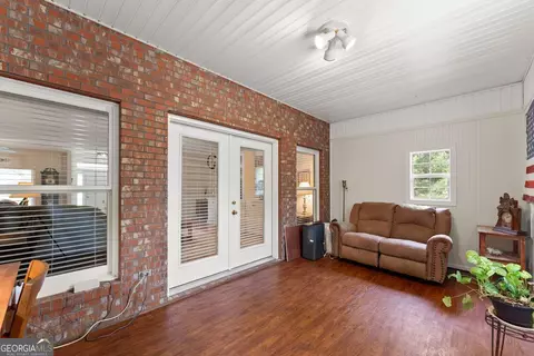 Exterior - 1020 Easy St, Toccoa, GA 30577 photo 4 of 10
