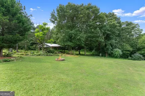 Exterior - 1020 Easy St, Toccoa, GA 30577 photo 8 of 10