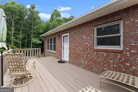 Exterior - 1020 Easy St, Toccoa, GA 30577 photo 6 of 10
