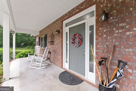 Exterior - 1020 Easy St, Toccoa, GA 30577 photo 3 of 10