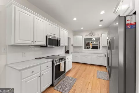 Kitchen - 1020 Easy St, Toccoa, GA 30577 photo 4 of 4