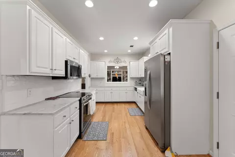 Kitchen - 1020 Easy St, Toccoa, GA 30577 photo 1 of 4