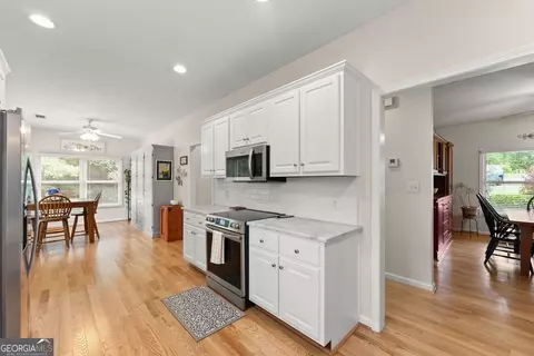 Kitchen - 1020 Easy St, Toccoa, GA 30577 photo 2 of 4