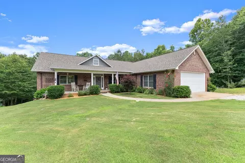 Exterior - 1020 Easy St, Toccoa, GA 30577 photo 2 of 10