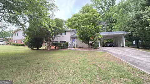 2761 Whisper Ct, Douglasville, GA 30135