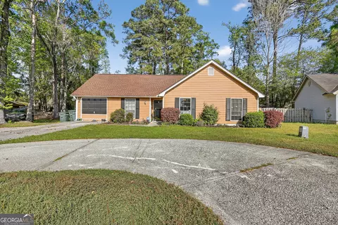 6 N Nicholson Cir, Savannah, GA 31419