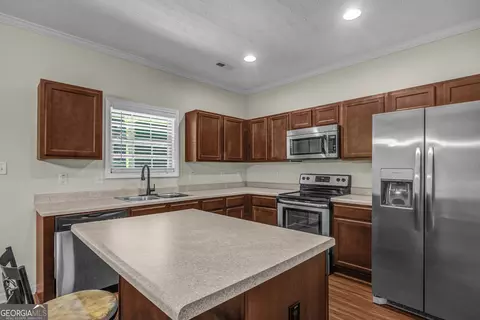 Kitchen - 175 Spring Cir, Senoia, GA 30276 photo 6 of 6
