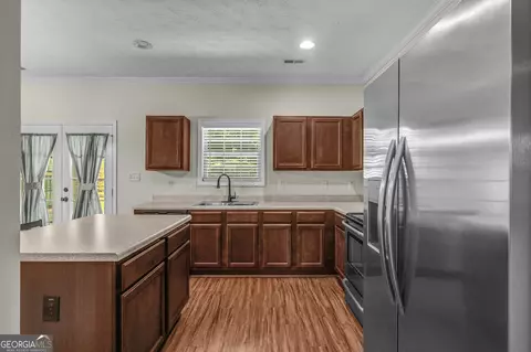 Kitchen - 175 Spring Cir, Senoia, GA 30276 photo 5 of 6