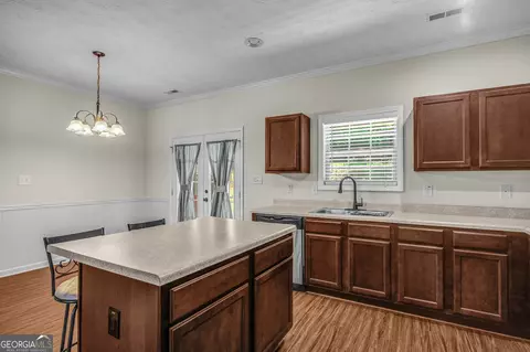 Kitchen - 175 Spring Cir, Senoia, GA 30276 photo 4 of 6