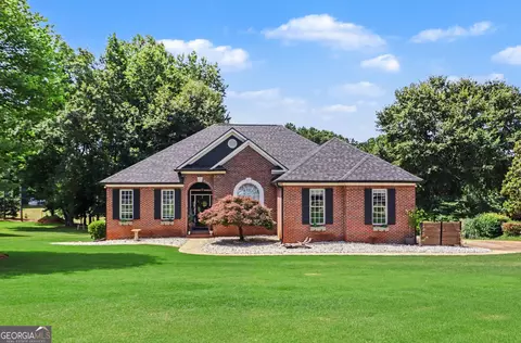 80 Bay Dr, Newnan, GA 30263