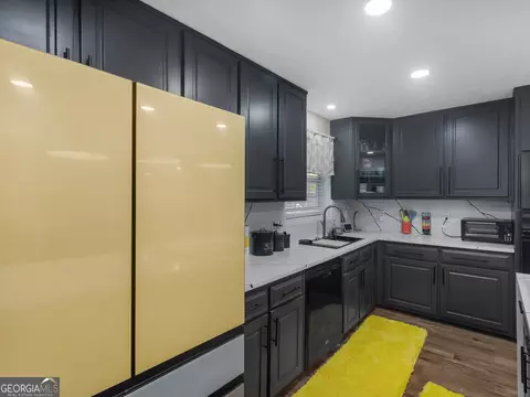 Kitchen - 640 New Morn Dr, Hampton, GA 30228 photo 5 of 6