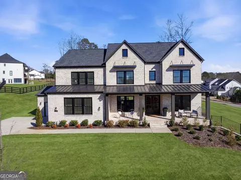 17105 River Overlook Dr, Roswell, GA 30075