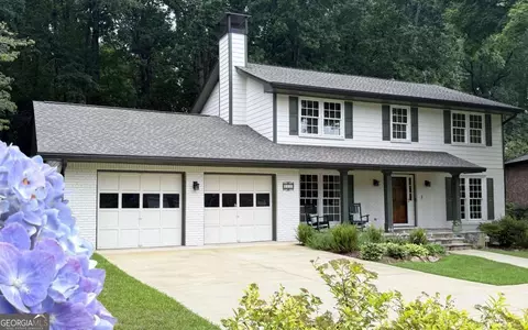 1111 Banbury Cross, Avondale Estates, GA 30002
