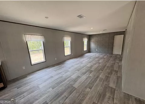 Living - 516 Mosley Bridge Rd, Claxton, GA 30417 photo 3 of 3