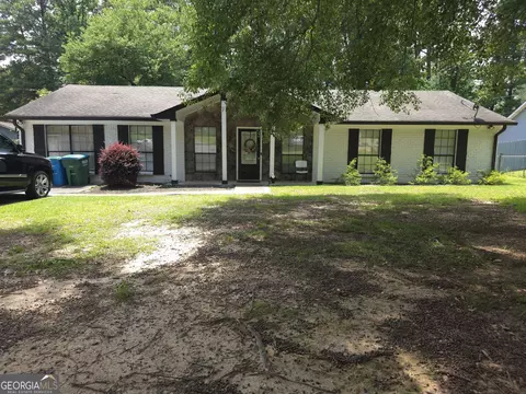 5563 Button Gwinnett Pl, Norcross, GA 30093