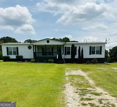 347 Green Meadows Dr, Hartwell, GA 30643