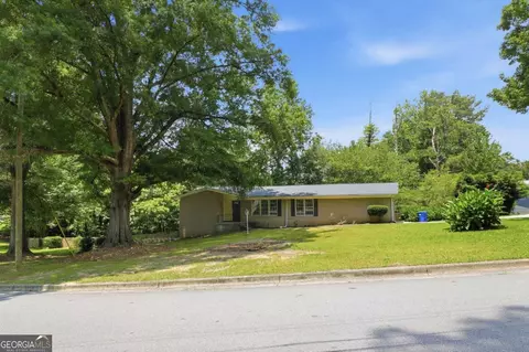 6735 Marlborough Cir S, Atlanta, GA 30349