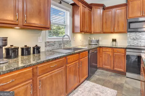 Kitchen - 45 Walnut Ln, Covington, GA 30014 photo 5 of 7