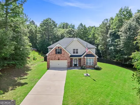 84 Blossom Ln, Newnan, GA 30263