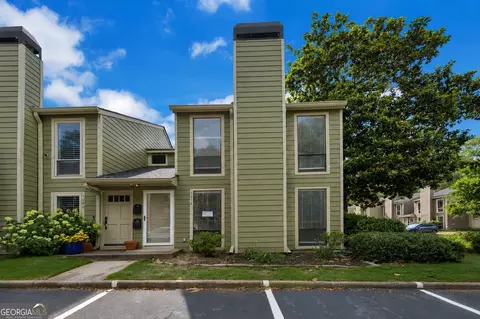 1079 Riverbend Club Dr SE, Atlanta, GA 30339