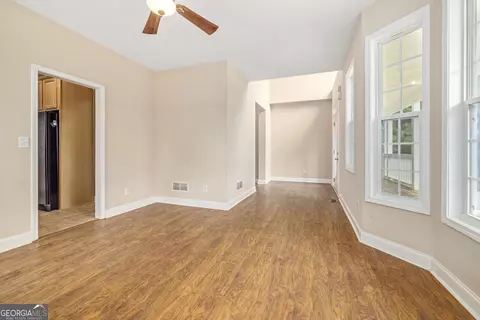 Living - 7913 Pea Ridge Rd, Lula, GA 30554 photo 5 of 7