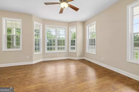 Living - 7913 Pea Ridge Rd, Lula, GA 30554 photo 4 of 7