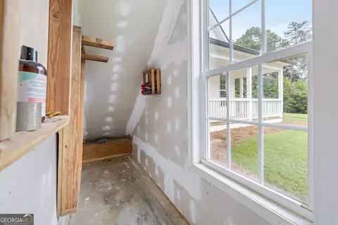 Entry Way - 7913 Pea Ridge Rd, Lula, GA 30554 photo 2 of 2