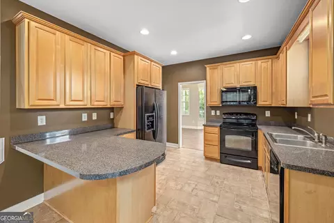 Kitchen - 7913 Pea Ridge Rd, Lula, GA 30554 photo 2 of 3