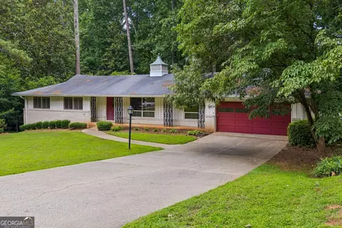 165 W Spalding Dr, Atlanta, GA 30328