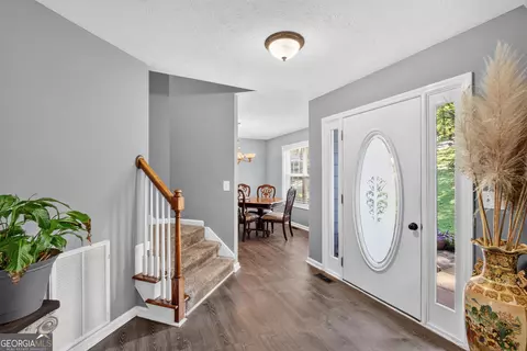 Entry Way - 117 Brookwood Dr, Lagrange, GA 30240 photo 2 of 4