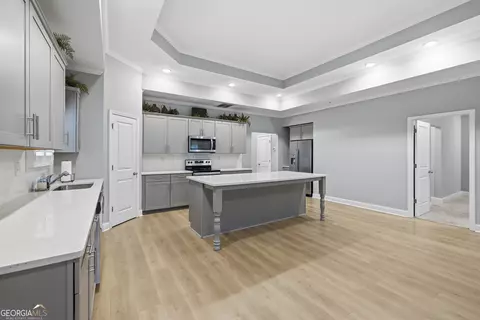 Kitchen - 9132 Leverett Cir, Covington, GA 30014 photo 4 of 5
