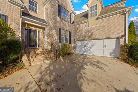 221 Langshire Dr, Mcdonough, GA 30253
