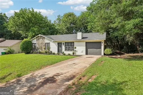 1050 Park West Ct, Stone Mountain, GA 30088