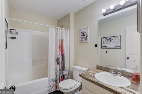Bath - 154 Rolling Oaks Ln, Colbert, GA 30628 photo 6 of 6