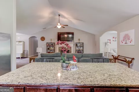 Kitchen - 154 Rolling Oaks Ln, Colbert, GA 30628 photo 3 of 3