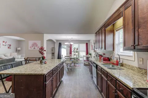 Entry Way - 154 Rolling Oaks Ln, Colbert, GA 30628 photo 3 of 4