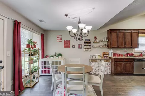 Dining - 154 Rolling Oaks Ln, Colbert, GA 30628 photo 1 of 1