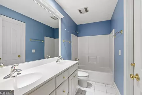 Bath - 180 Springbrook Dr, Cornelia, GA 30531 photo 5 of 6