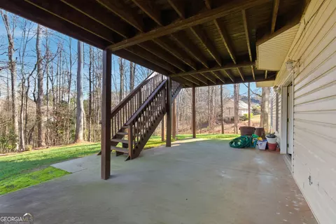 Exterior - 180 Springbrook Dr, Cornelia, GA 30531 photo 3 of 5