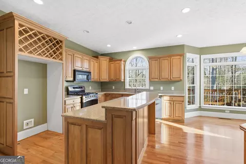 Kitchen - 180 Springbrook Dr, Cornelia, GA 30531 photo 2 of 3