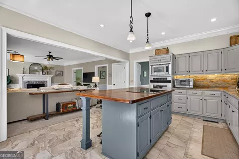 Kitchen - 314 W Yorktown Dr, Lagrange, GA 30240 photo 3 of 7