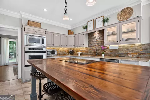 Kitchen - 314 W Yorktown Dr, Lagrange, GA 30240 photo 5 of 7