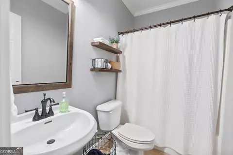 Bath - 1030 Spring Lake Dr, Bishop, GA 30621 photo 7 of 7