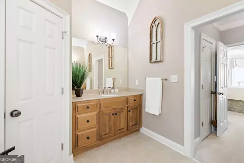 Bath - 1030 Spring Lake Dr, Bishop, GA 30621 photo 3 of 7