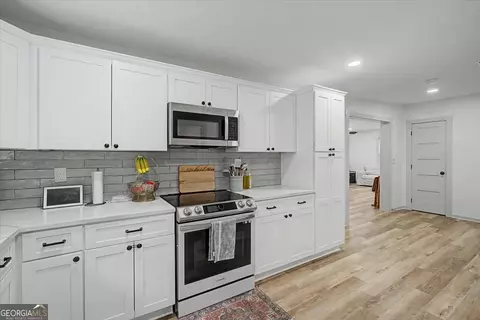 Kitchen - 2356 Five Points Rd, Waco, GA 30182 photo 4 of 4