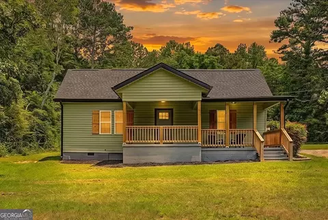 Exterior - 2356 Five Points Rd, Waco, GA 30182 photo 2 of 17